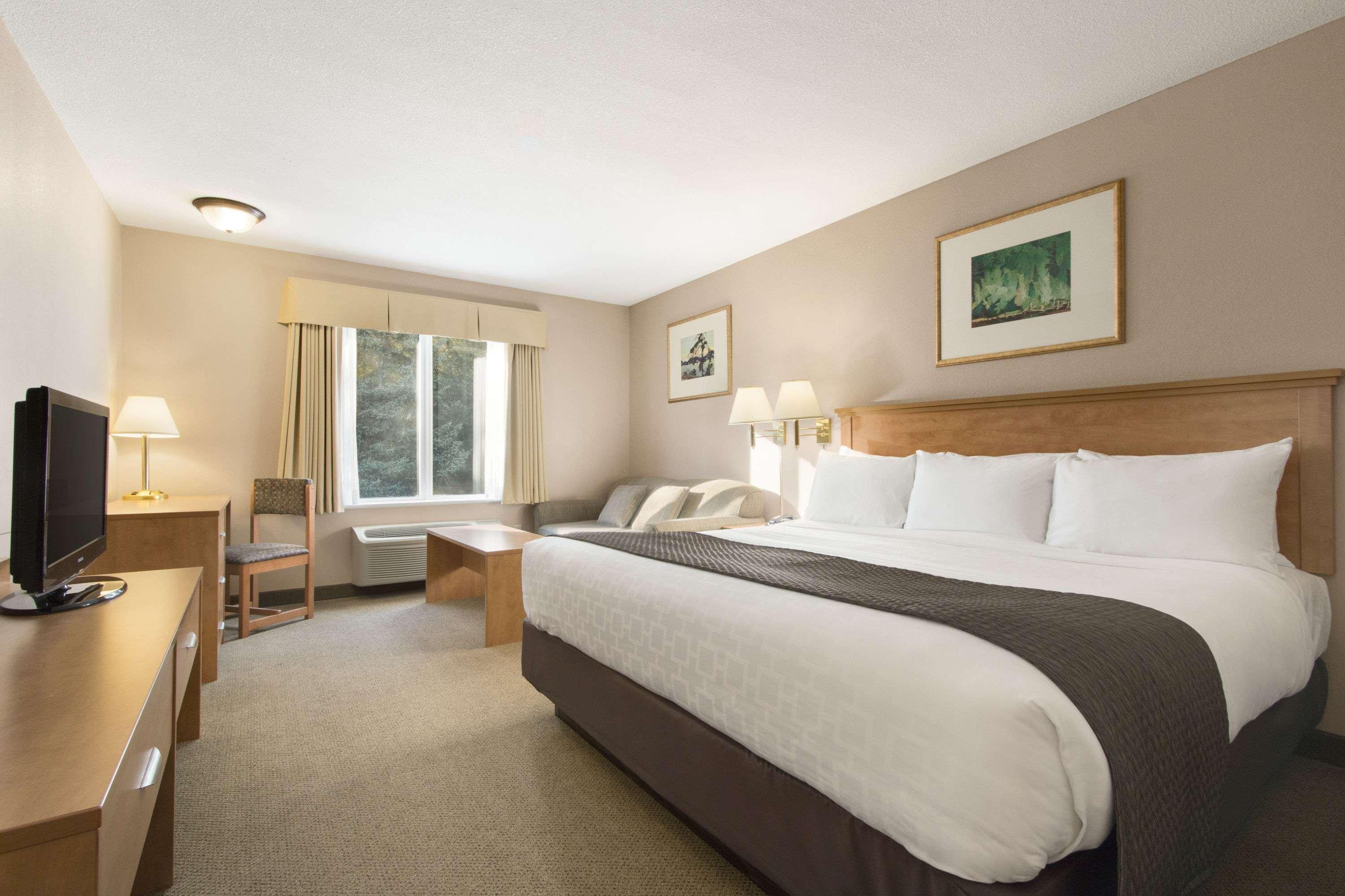 Days Inn & Suites By Wyndham Thunder Bay Extérieur photo