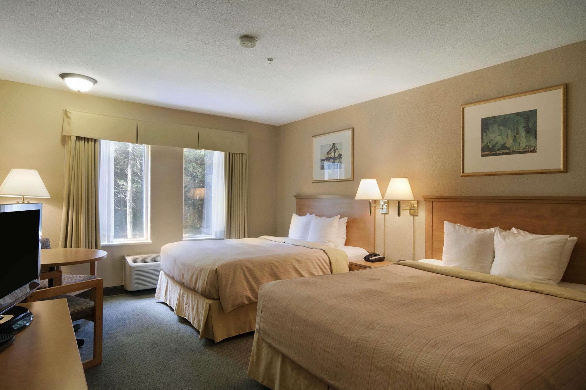 Days Inn & Suites By Wyndham Thunder Bay Extérieur photo