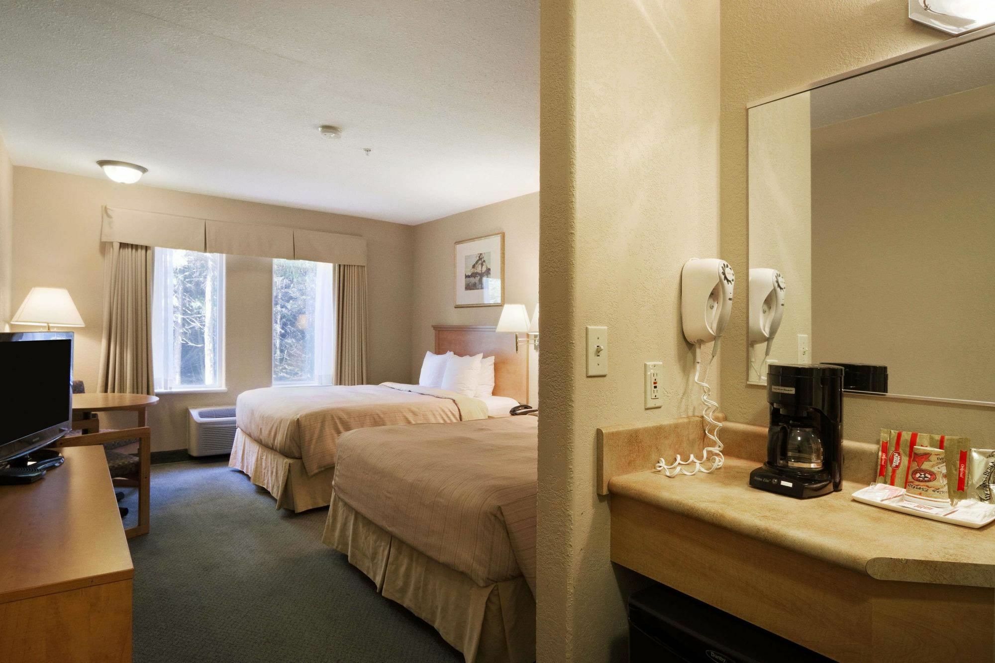 Days Inn & Suites By Wyndham Thunder Bay Extérieur photo